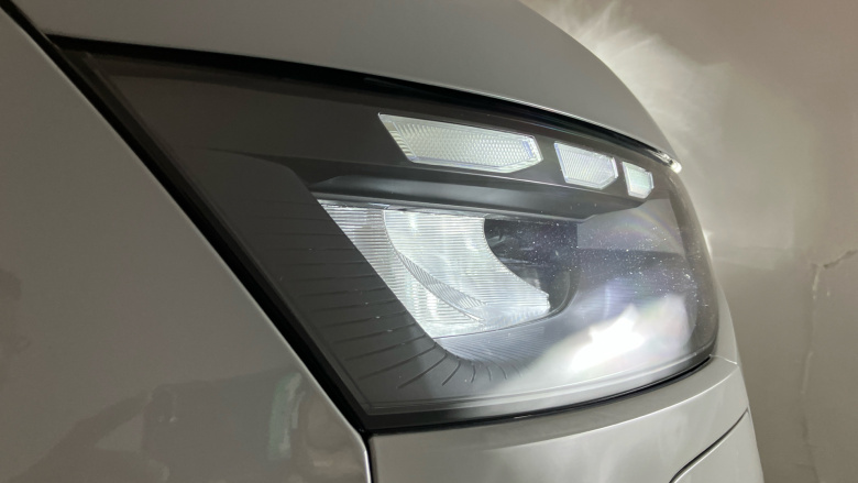 Volkswagen Transporter T32 Lwb Electric 160kW 65kWh Commerce Pro Kombi Van Auto